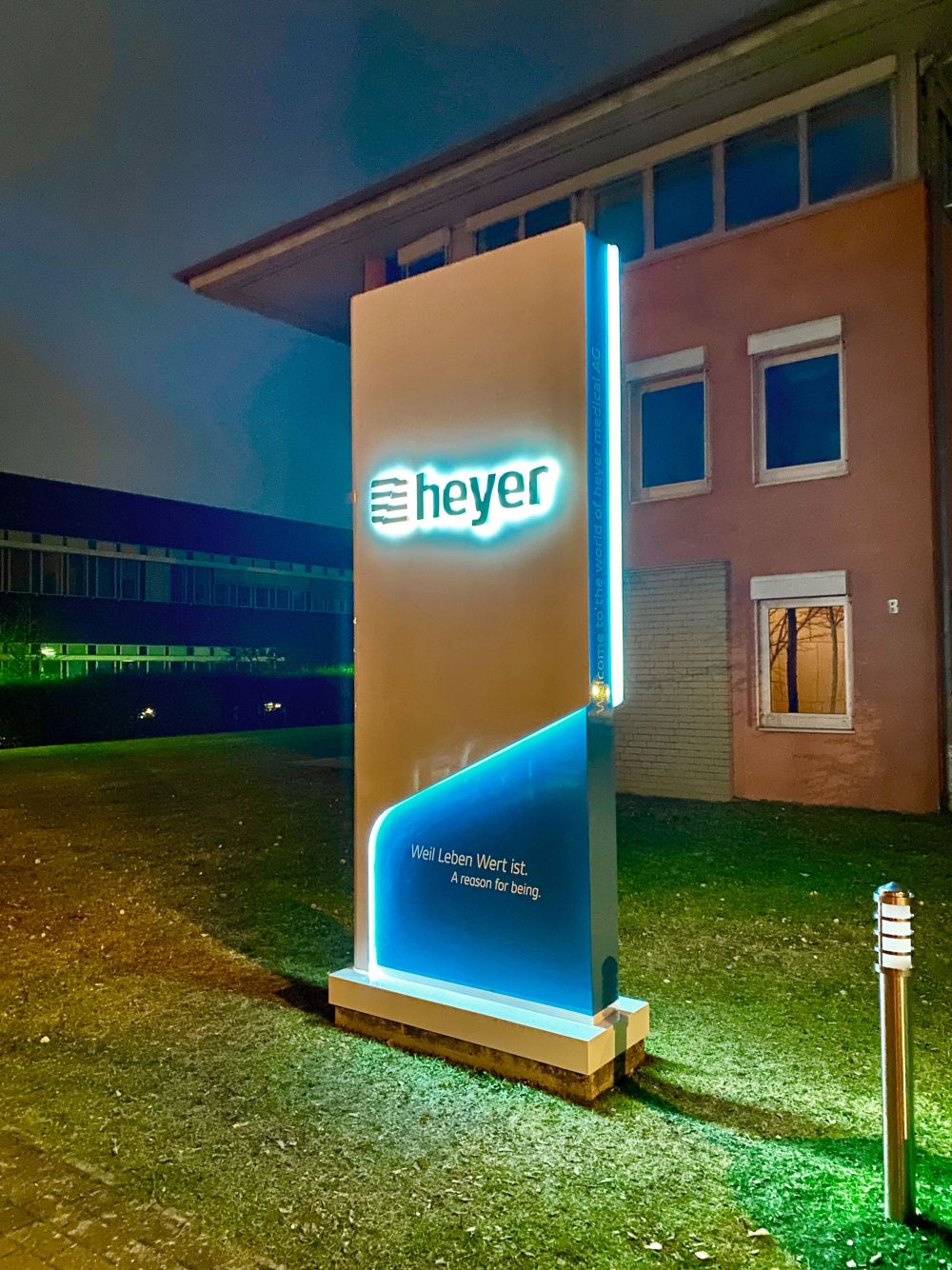 <h1>Werbepylon</h1>